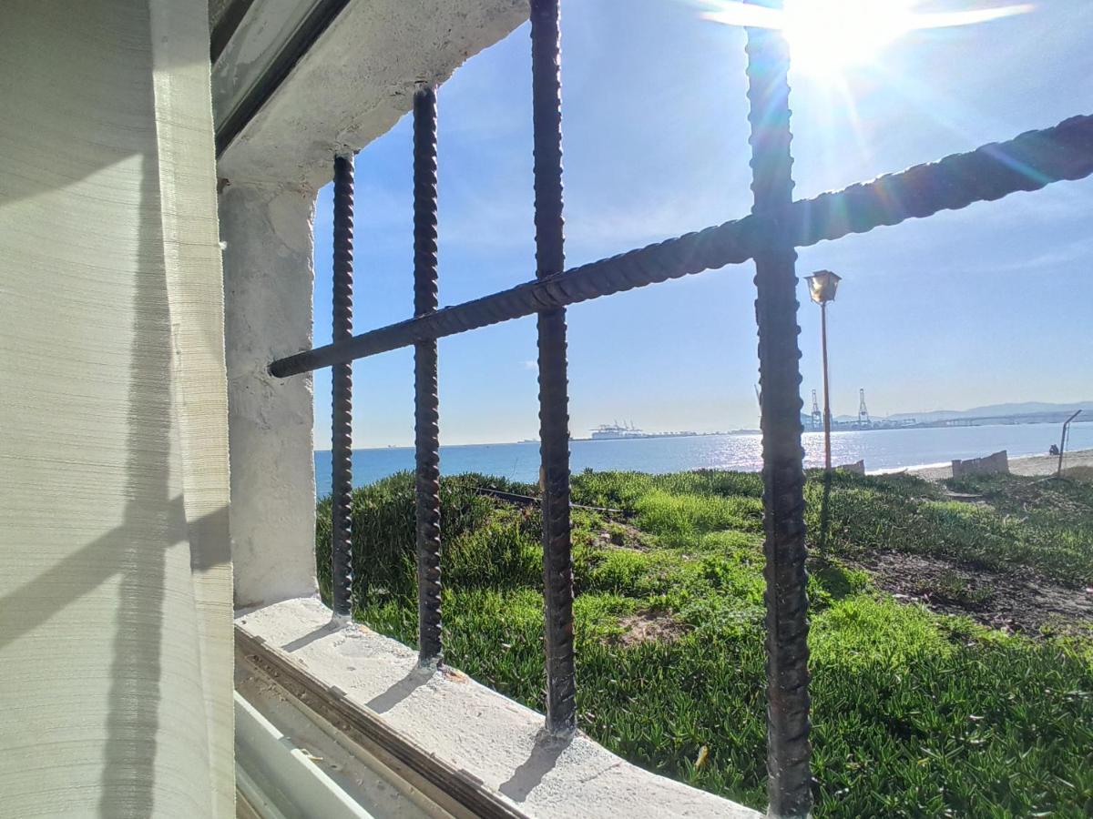 Estudio A Pie De Playa Con Bano Y Cocina Privados Algeciras Exterior photo