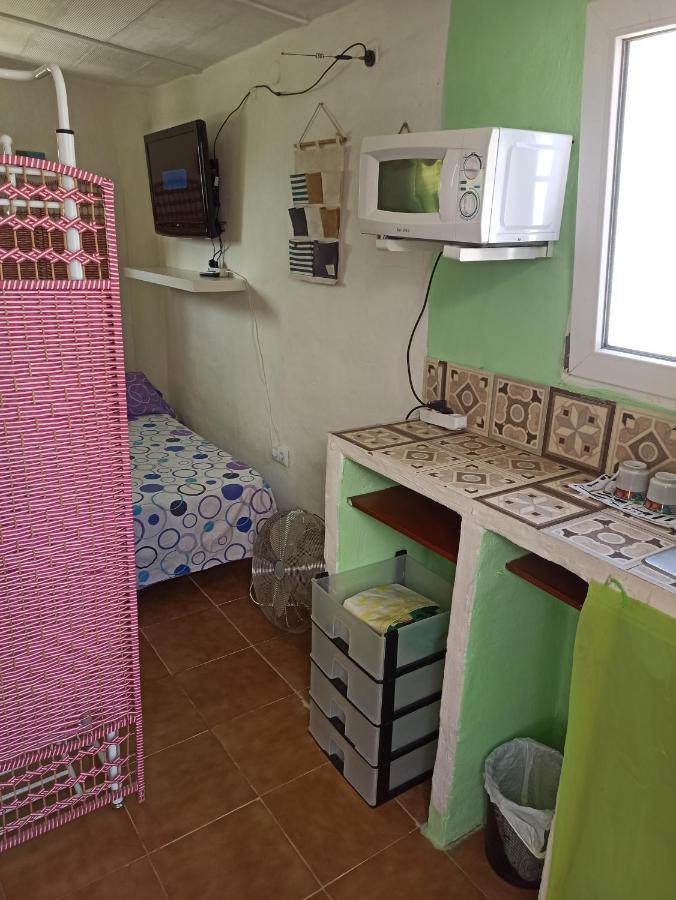 Estudio A Pie De Playa Con Bano Y Cocina Privados Algeciras Exterior photo